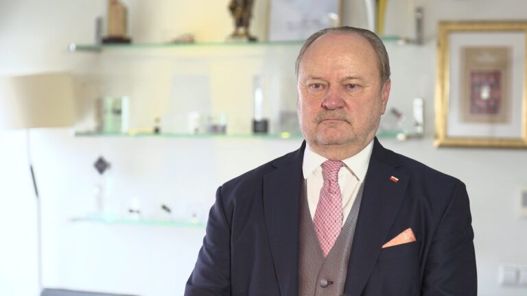 Orlen rekordowo zwiększa nakłady na inwestycje. Ponad 120 mld zł przeznaczy na rozwój OZE